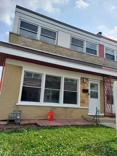 8933 N Washington St #F, Niles, IL 60714