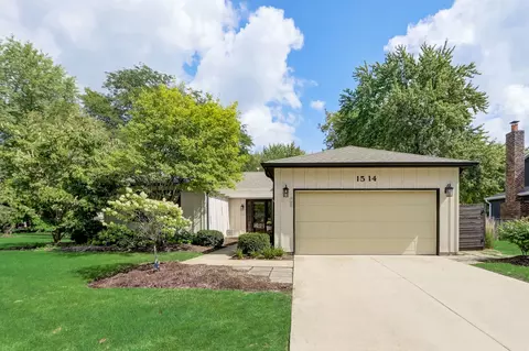 1514 Applegate Dr, Naperville, IL 60565 photo 2