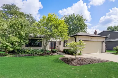 1514 Applegate Dr, Naperville, IL 60565
