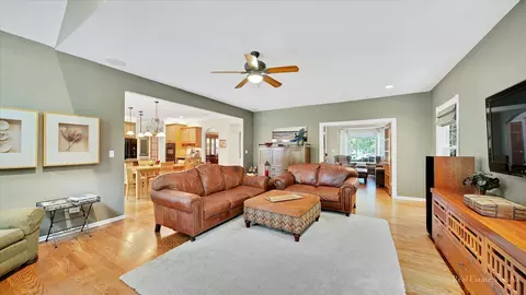 434 Giles Ct, Bartlett, IL 60103 photo 17