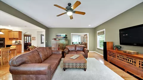 434 Giles Ct, Bartlett, IL 60103 photo 18