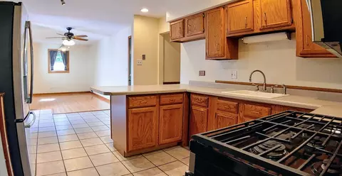 999 Balsam Ln, Bartlett, IL 60103 photo 6