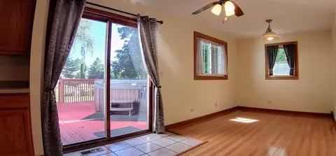 999 Balsam Ln, Bartlett, IL 60103 photo 8