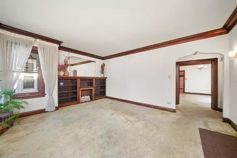 6747 S Artesian Ave, Chicago, IL 60629 photo 5