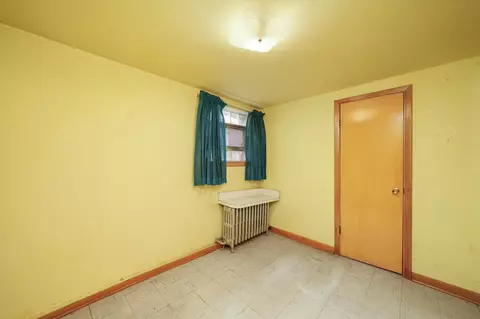 6747 S Artesian Ave, Chicago, IL 60629 photo 11