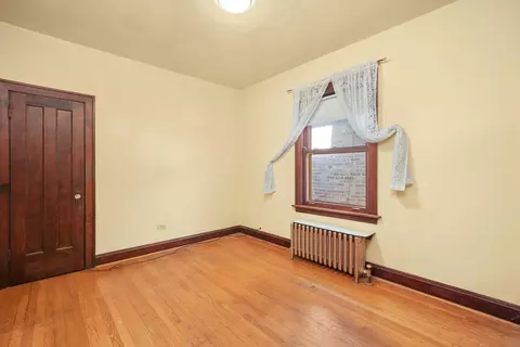 6747 S Artesian Ave, Chicago, IL 60629 photo 8