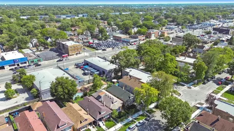 6747 S Artesian Ave, Chicago, IL 60629 photo 3