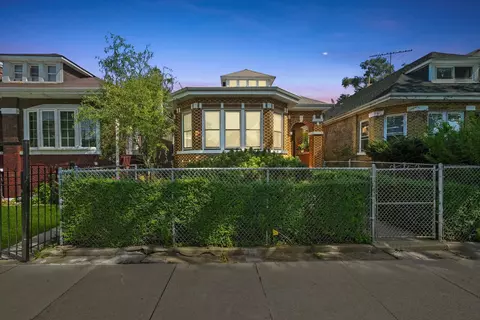 6747 S Artesian Ave, Chicago, IL 60629 photo 2