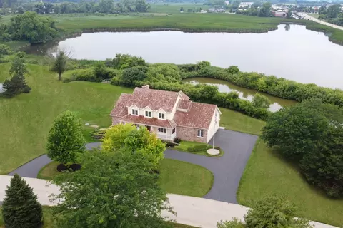 1400 Eagle Ridge Dr, Antioch, IL 60002