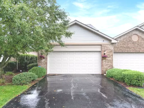 21 Iliad Dr, Tinley Park, IL 60477