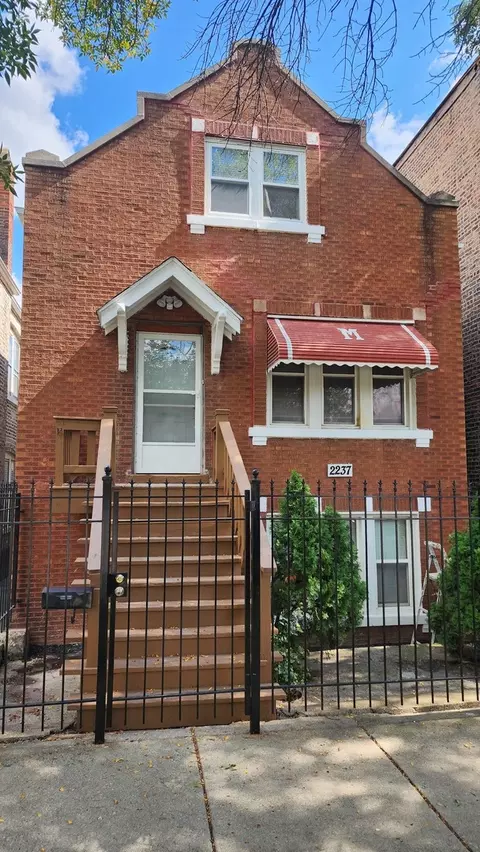 2237 S Homan Ave, Chicago, IL 60623