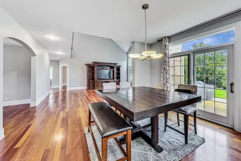 321 N Forest Dr, Addison, IL 60101 photo 8