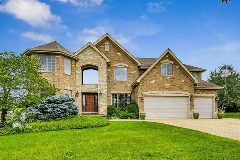 321 N Forest Dr, Addison, IL 60101