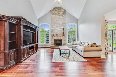 321 N Forest Dr, Addison, IL 60101 photo 10