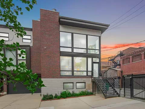 2329 N Bosworth Ave, Chicago, IL 60614