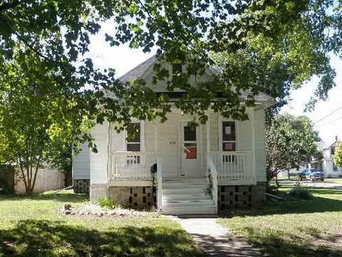 1123 N Mill St, Pontiac, IL 61764