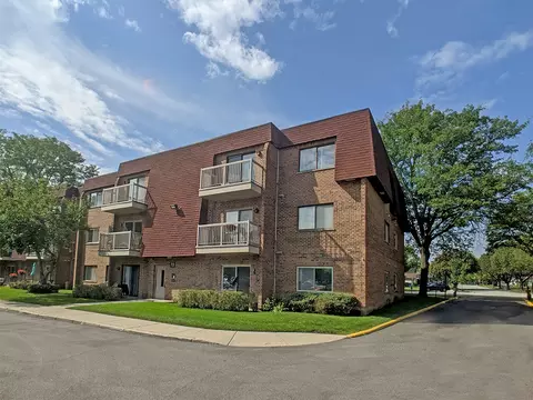 709 W Central Rd #3C4, Mount Prospect, IL 60056