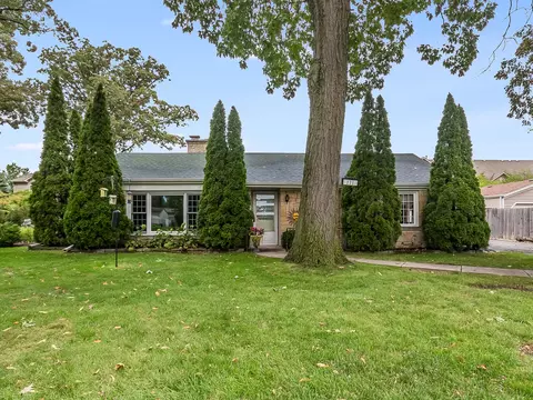171 E Potter St, Wood Dale, IL 60191