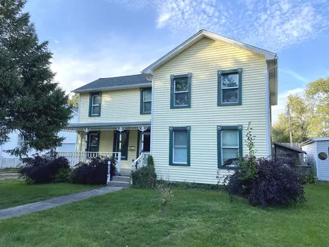 106 E Cherry St, Fairbury, IL 61739