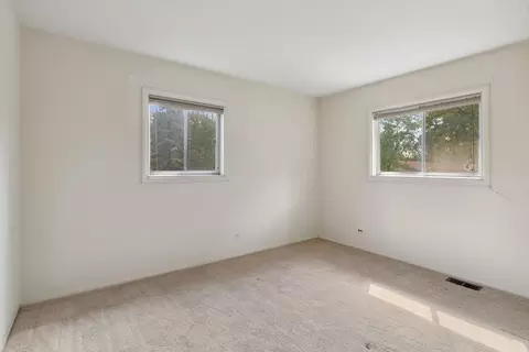 570 Frederick Ln, Hoffman Estates, IL 60169 photo 9