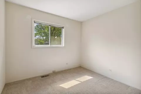 570 Frederick Ln, Hoffman Estates, IL 60169 photo 10