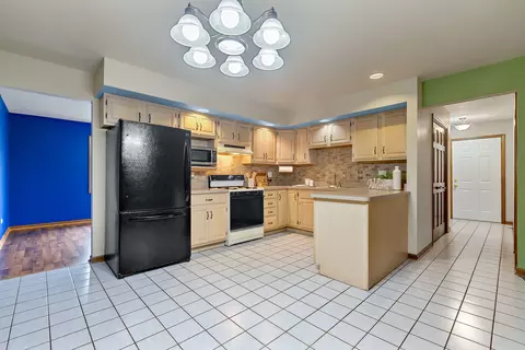 657 Pasadena Ave, Beecher, IL 60401 photo 8