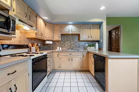 657 Pasadena Ave, Beecher, IL 60401 photo 10