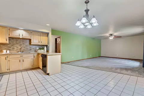 657 Pasadena Ave, Beecher, IL 60401 photo 11