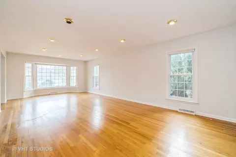 1050 E Lake Ave, Glenview, IL 60025 photo 4