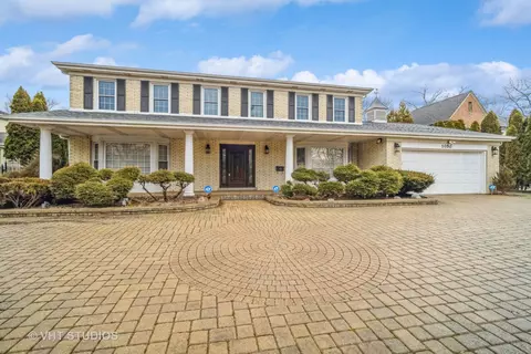 1050 E Lake Ave, Glenview, IL 60025