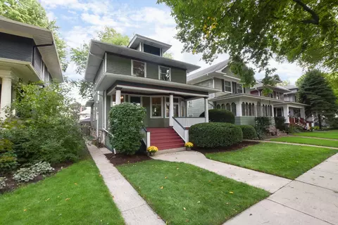 1034 Wenonah Ave, Oak Park, IL 60304