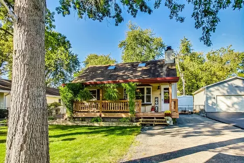 827 S Prairie Rd, New Lenox, IL 60451