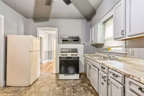 318 E 147th Pl, Harvey, IL 60426 photo 3