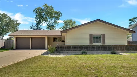 1385 Cooper Rd, Hoffman Estates, IL 60169
