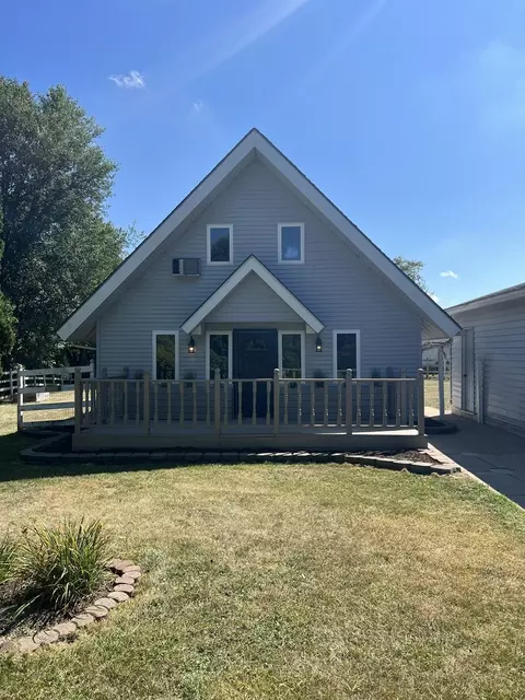 4686 E 2351st Rd, Somonauk, IL 60552