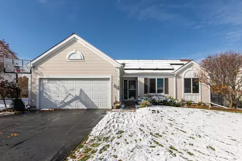 1120 Stonegate Rd, Algonquin, IL 60102