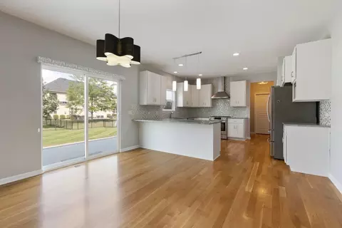 678 Slate Run Dr, Elgin, IL 60124 photo 8