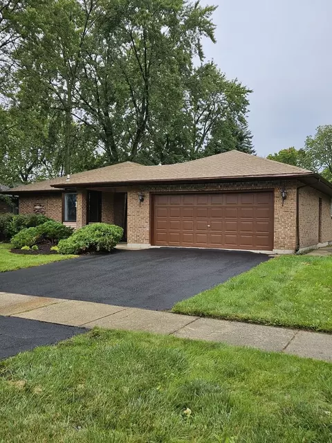 17612 Wright St, Lansing, IL 60438