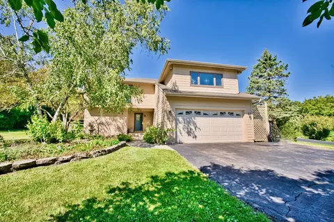 38860 N Cedar Valley Dr, Lake Villa, IL 60046