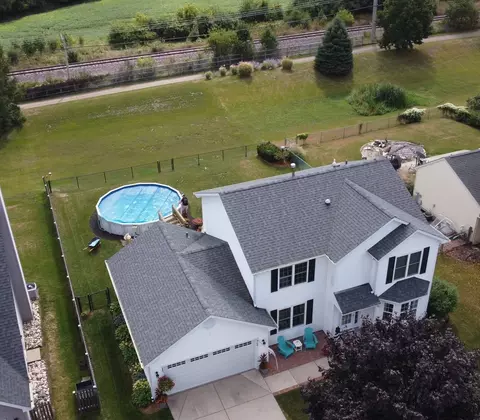 308 S Glenbrook Trl, Mchenry, IL 60050