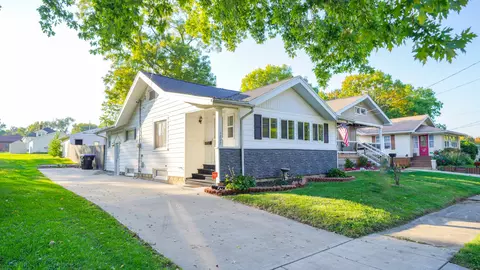 1202 Eastholme Ave, Bloomington, IL 61701