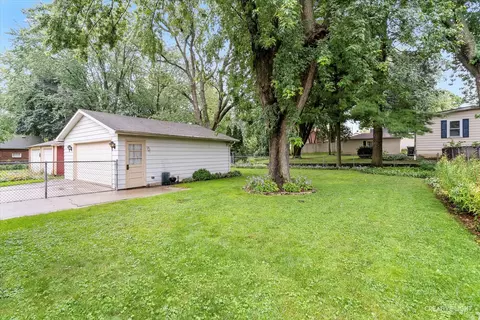777 Buckeye St, Elgin, IL 60123 photo 16