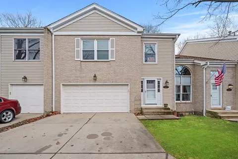 227 Thomas Dr, Wood Dale, IL 60191