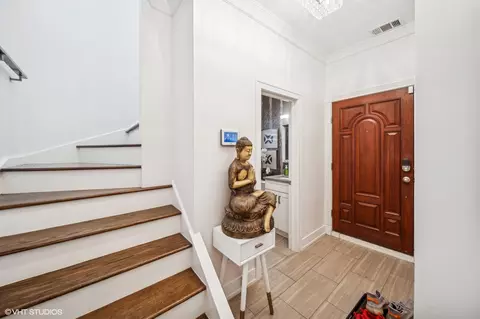 Entry Way - 834 E 48th St, Chicago, IL 60615 photo 1 of 1