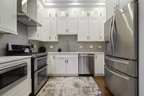 Kitchen - 834 E 48th St, Chicago, IL 60615 photo 1 of 2