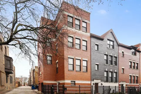 834 E 48th St, Chicago, IL 60615