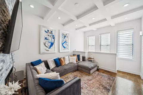 Living - 834 E 48th St, Chicago, IL 60615 photo 3 of 3