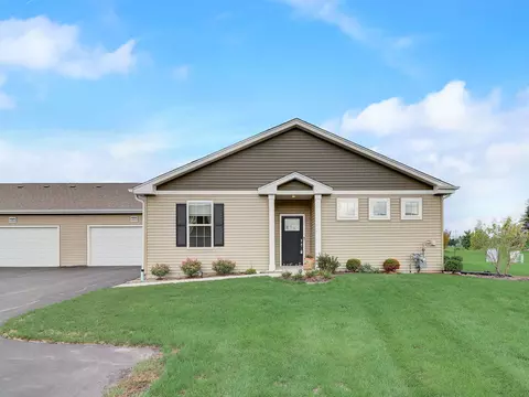 1684 Southern Cir, Pingree Grove, IL 60140