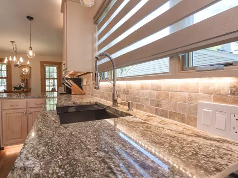 120 S Hickory Ave, Bartlett, IL 60103 photo 6