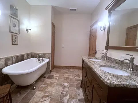 120 S Hickory Ave, Bartlett, IL 60103 photo 17